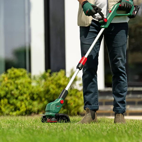 bosch-universalgrasscut-18v-260mm-cordless-grass-trimmer-18v-26-5004059952668659_01i_bq.webp
